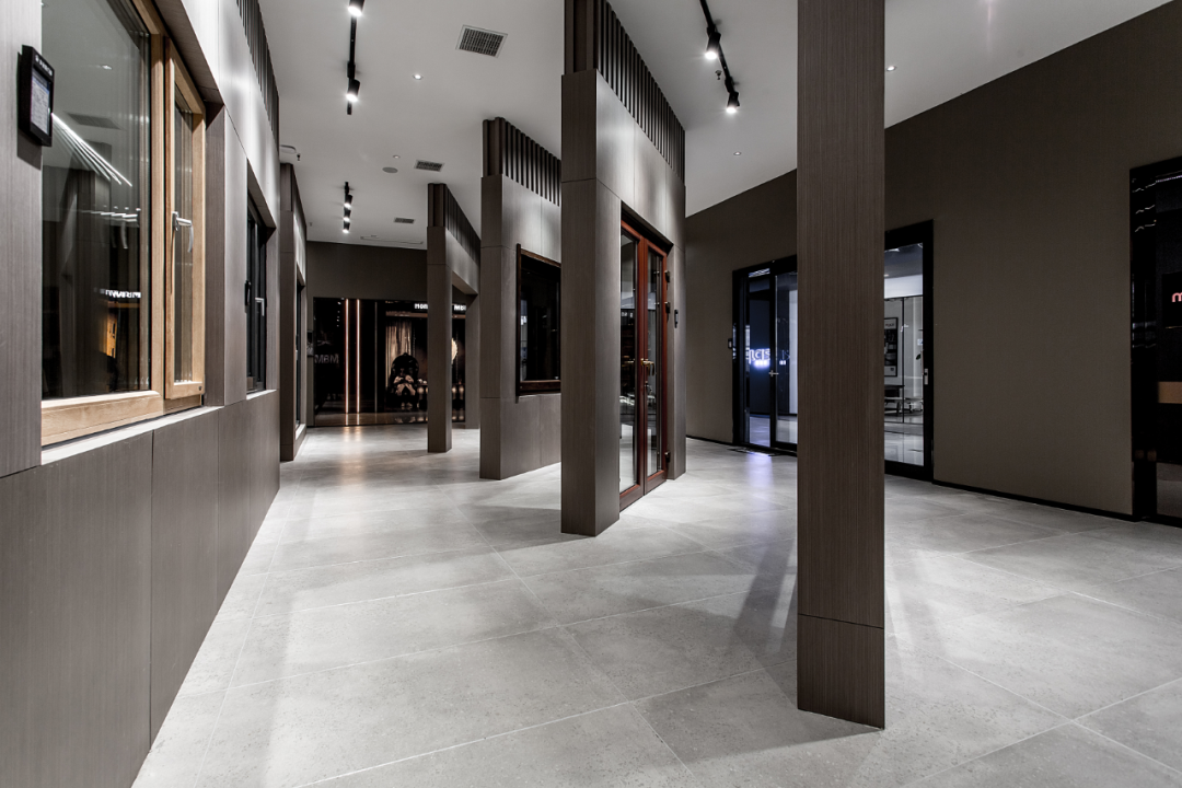 实景新作 / 商业空间 /400㎡系统门窗店，拒绝繁复堆砌的店面空间形式表现-40