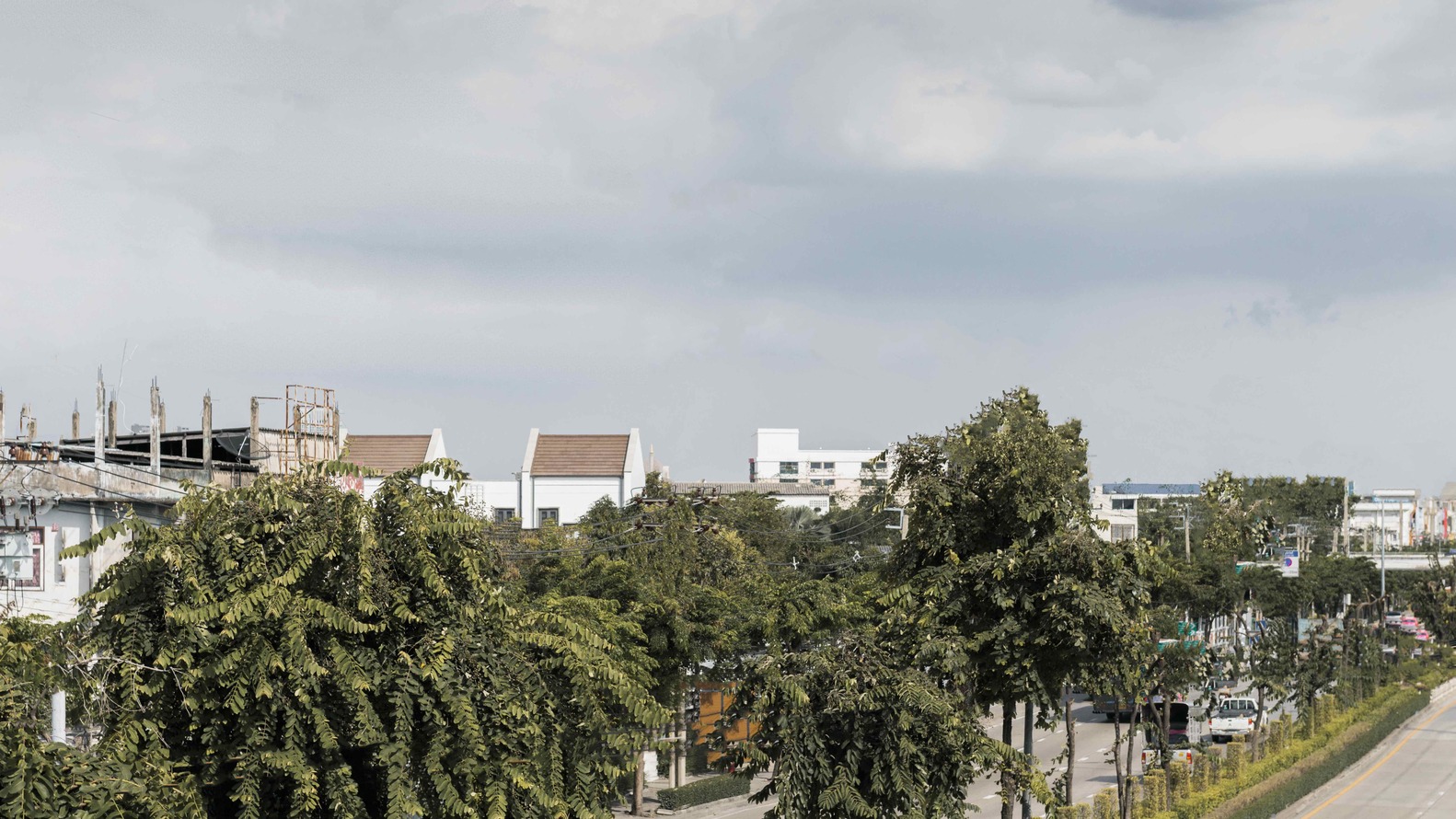 泰国 Baan Bangpok 家庭住宅，垂直螺旋楼梯设计-68