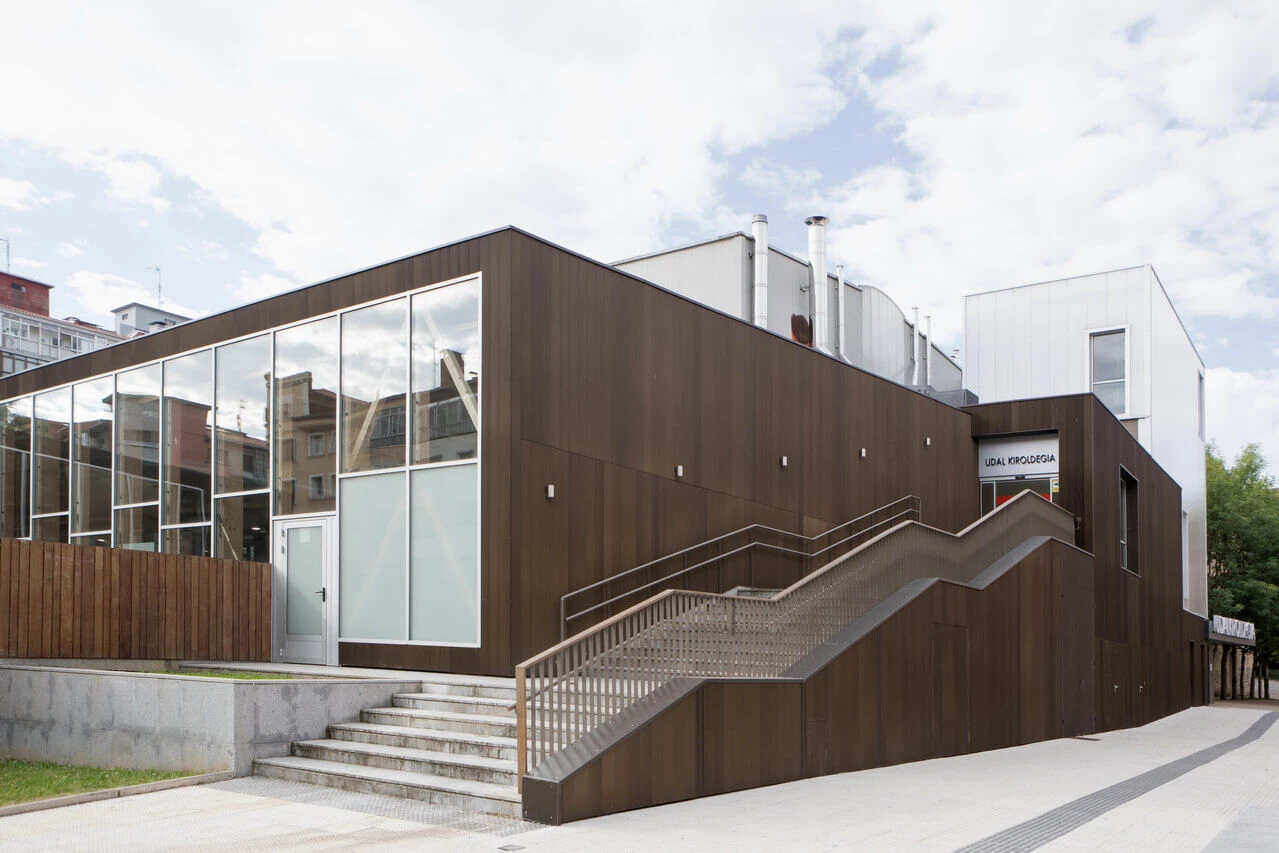 埃尔纳尼游泳池丨西班牙丨Uzcanga Architects-6