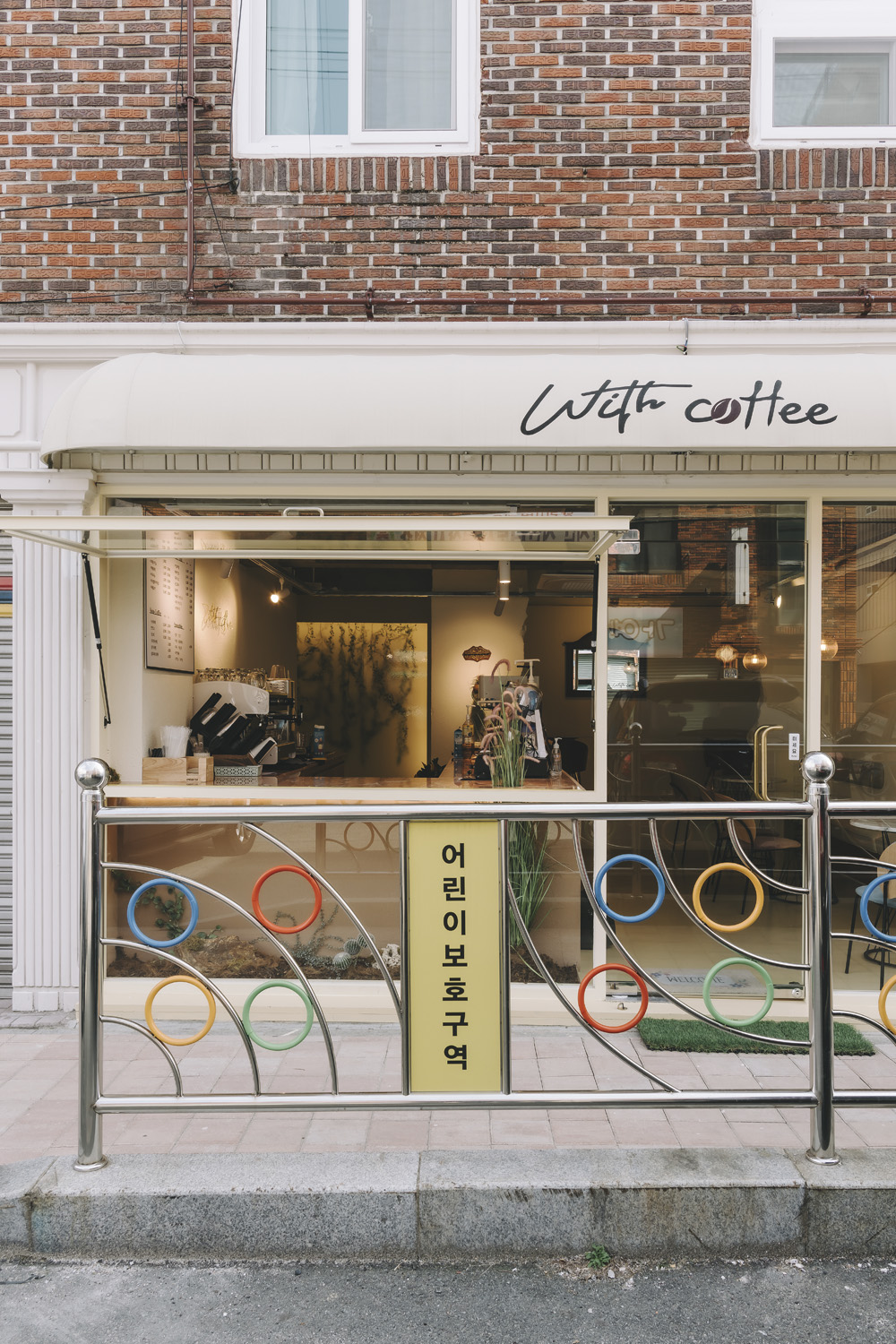 白色极简咖啡厅设计，视觉与味觉的双重享受-16