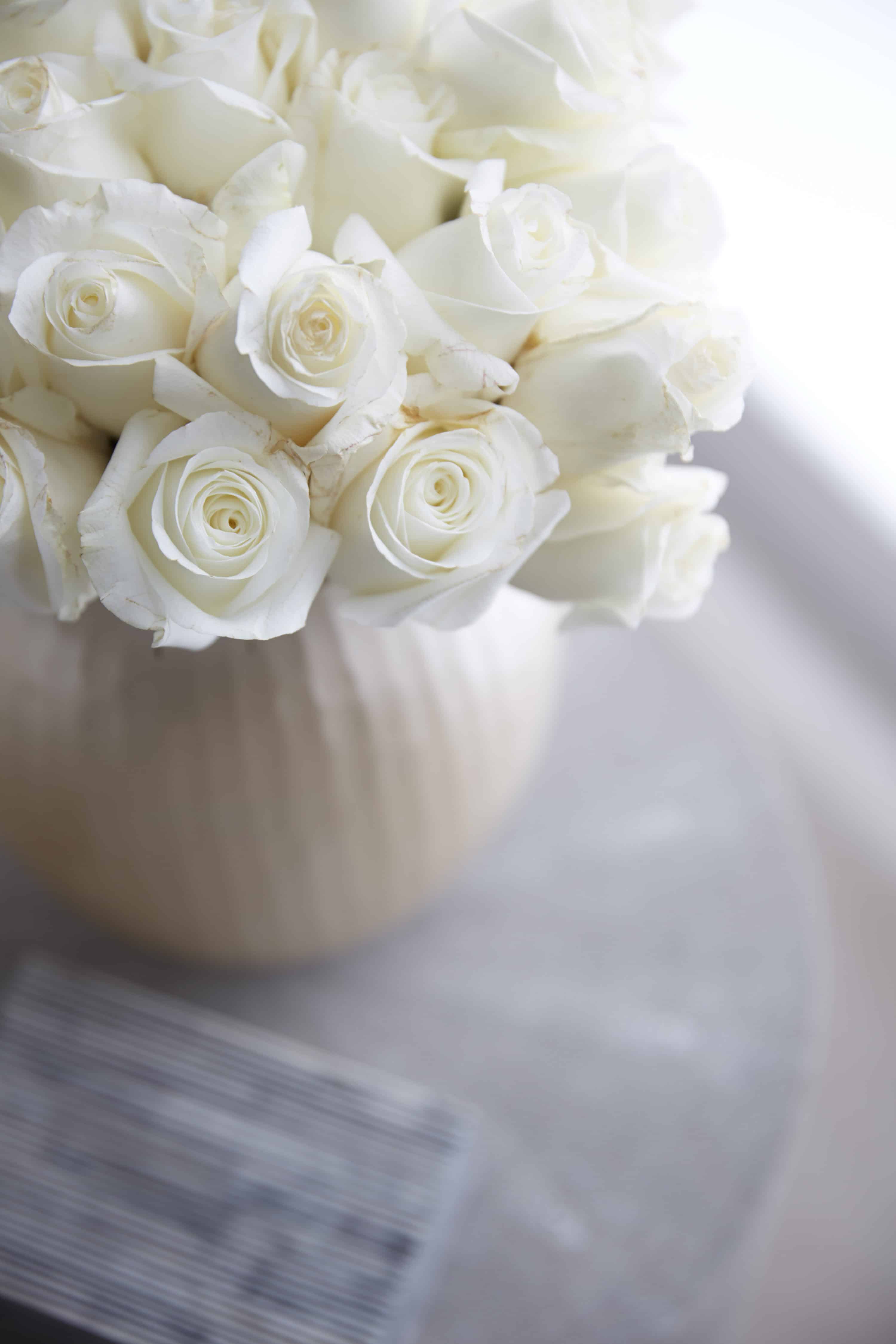 How to use flowers to decorate the home - Helen Green Design-2