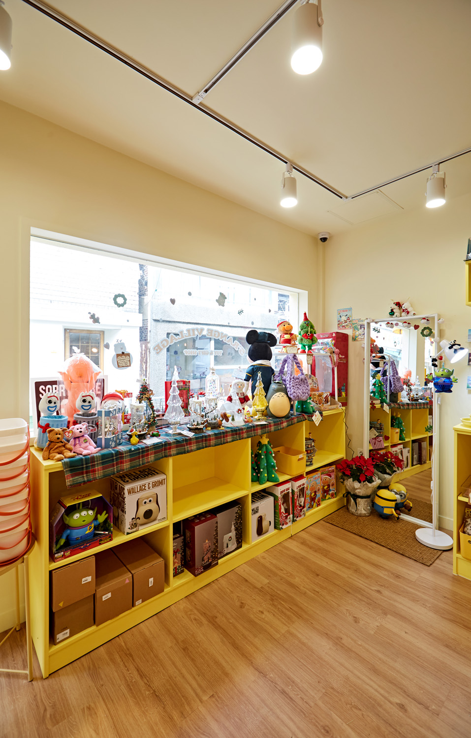 11 坪小店翻新，打造温馨橙色调空间-13