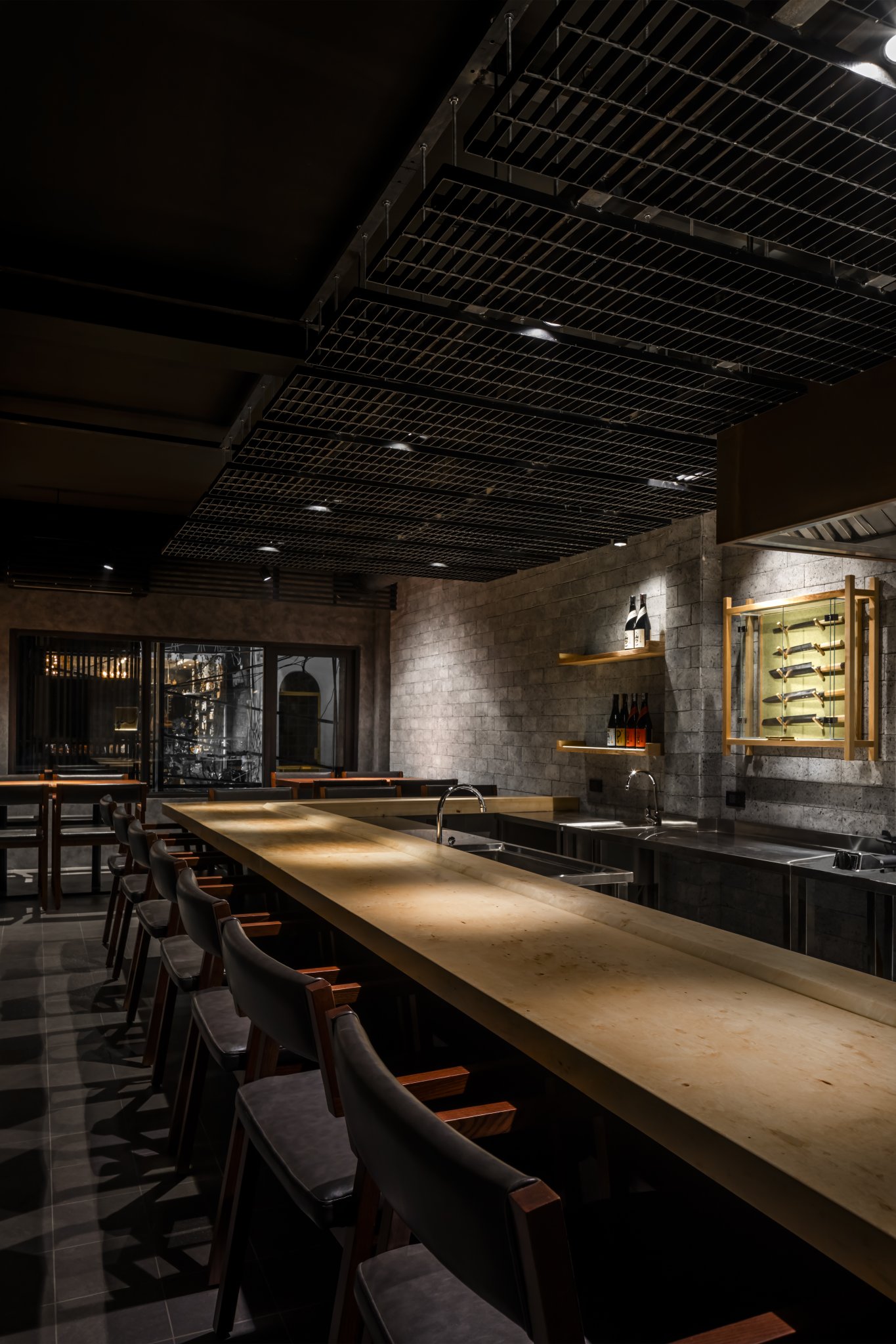 河内小巷里的隐秘寿司店丨越南胡志明市丨Kawaguchi Atsushi-7