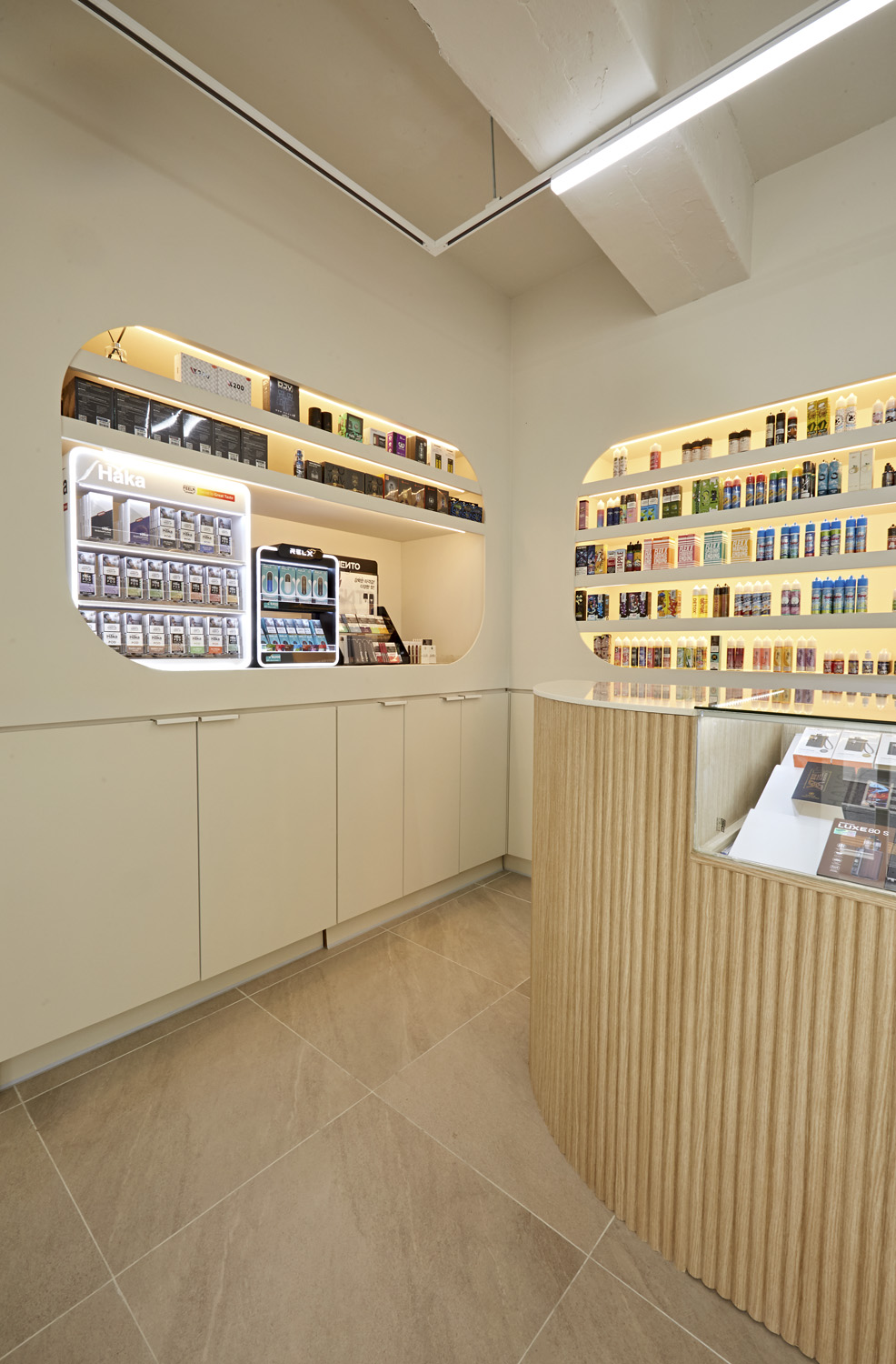 简约风格电子烟专卖店，设计亮点一目了然-10