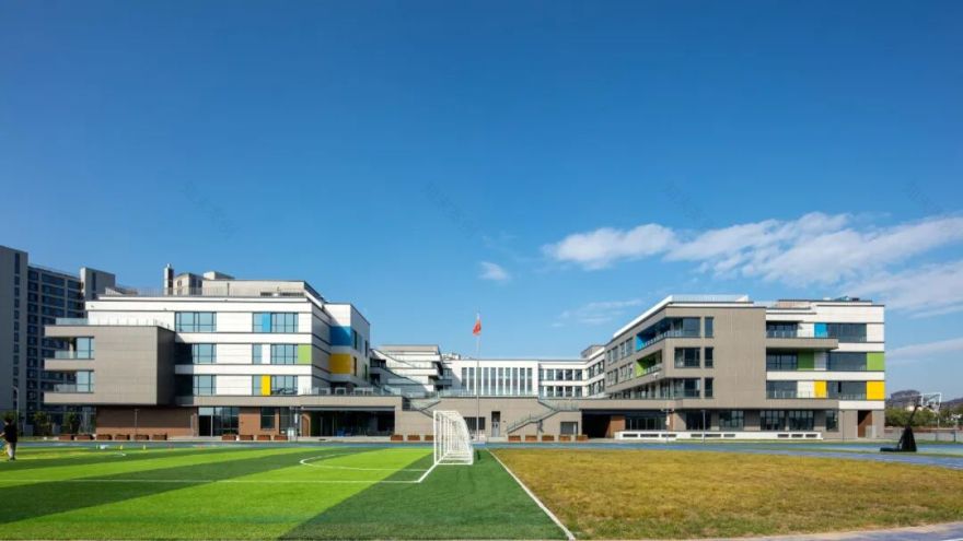 我向往的“神奇学校”,学习有社区,老师不用办公室,让每个孩子“闪闪发光”-6