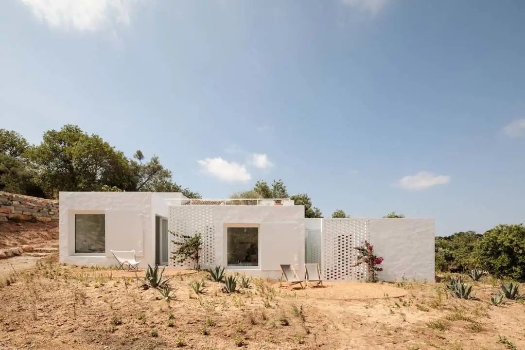 极简白色系民宿 Casa Quatro丨葡萄牙丨The Addresses-57