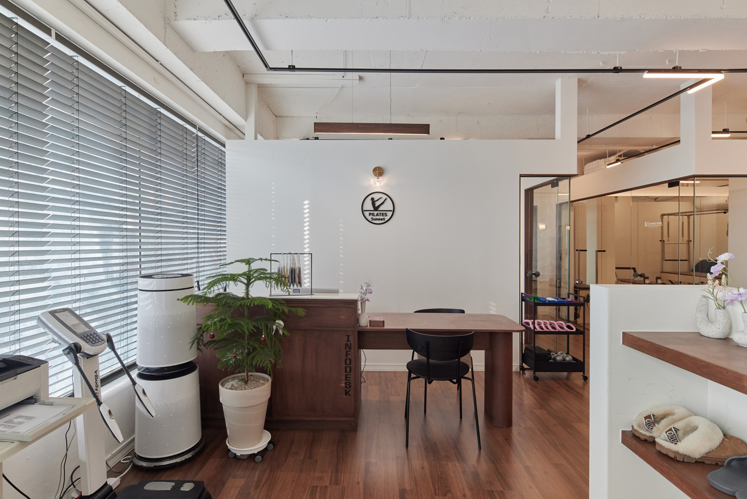 白色与木色，打造高级设计感的 30 平米公寓-5