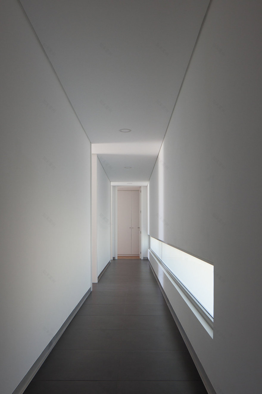 葡萄牙 Santarém 度假住宅 | 功能分区明确,自然光充足-15