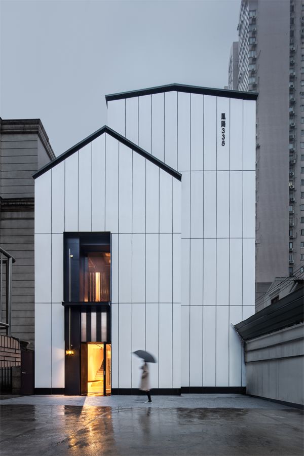 上海老建筑中的现代艺术盒子-9