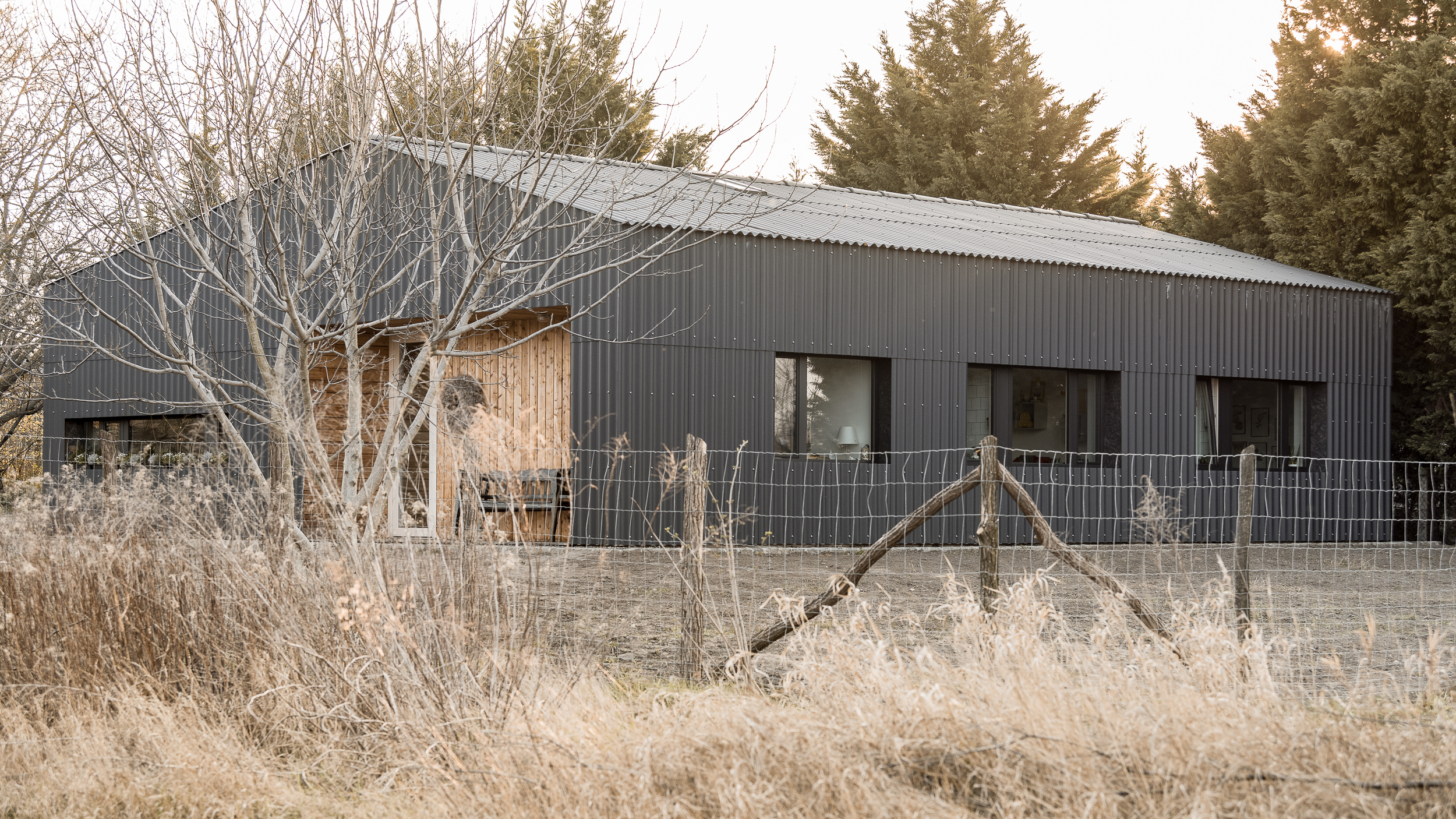 黑瓦屋 · 简约和谐的自建房设计丨匈牙利丨Balogh Csaba 等-45