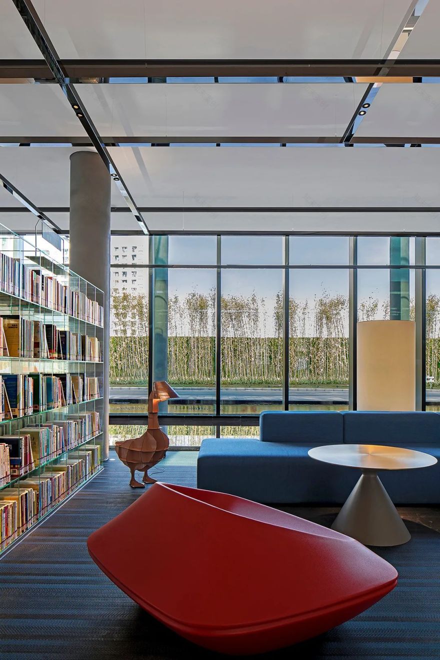 打造现代化科技展示及体验型专业公共图书馆-20