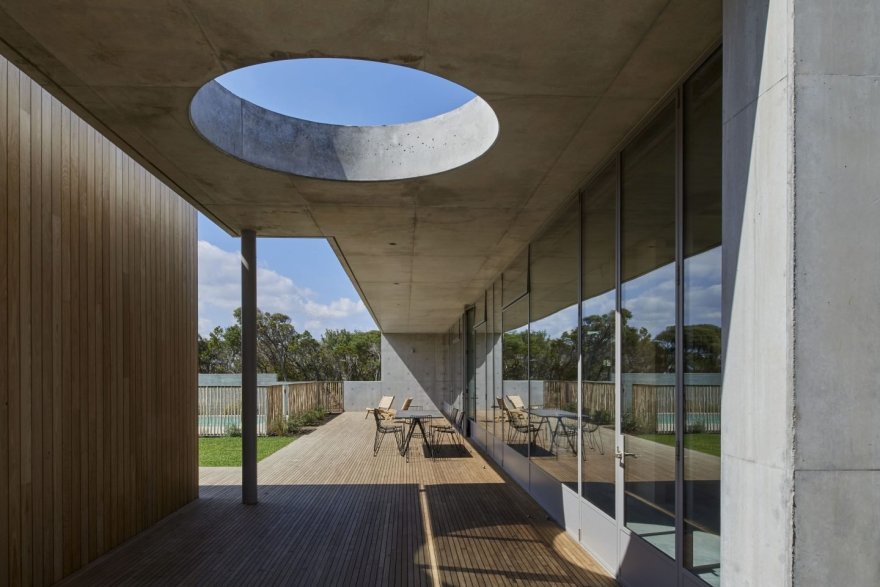 Contrasts And Duality Of Materiality Inform The Design Of House At Prickly Rocks - IGNANT-7