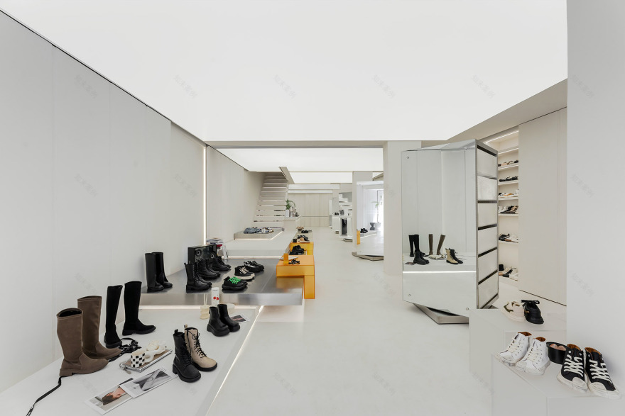 Sgirl 仓储式批发概念店丨中国广州丨RBA|Urban Object-14