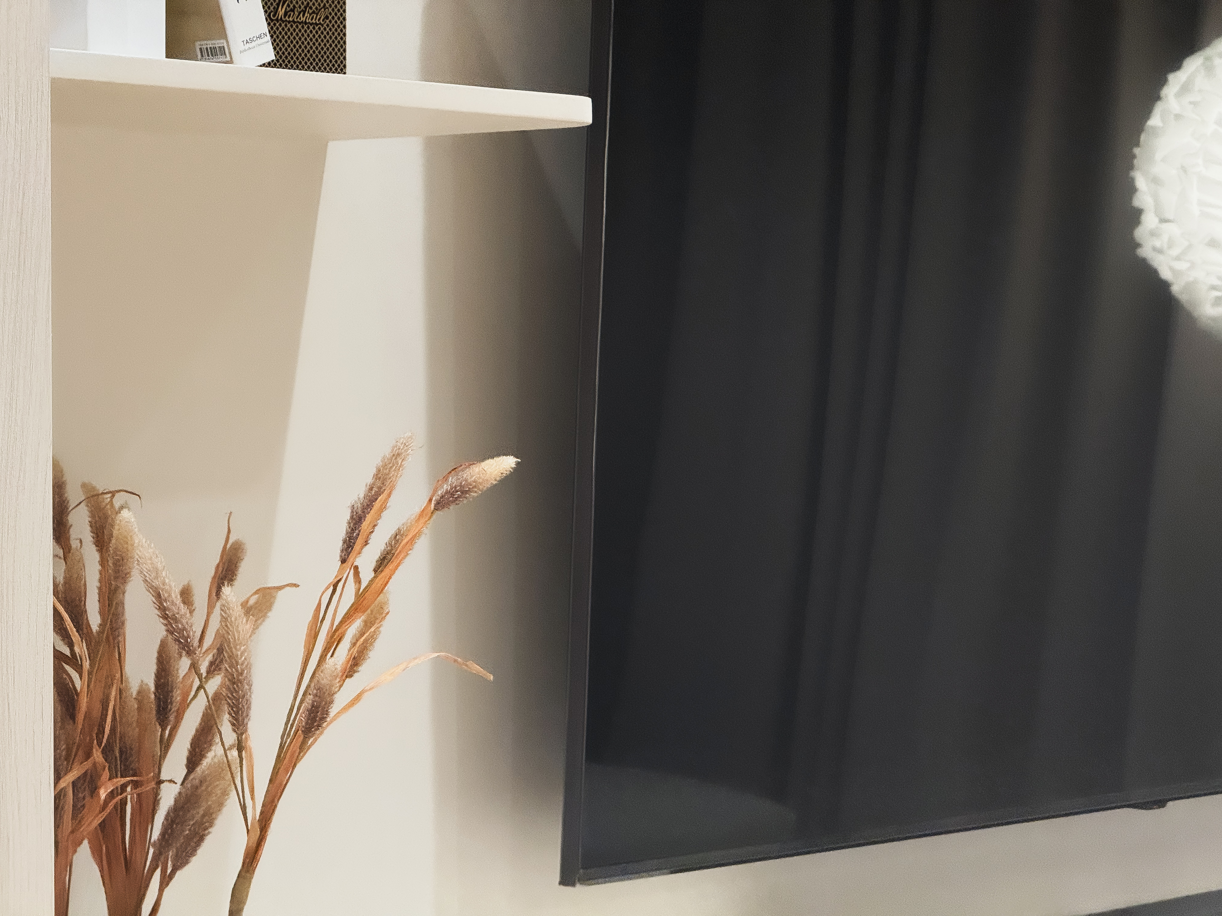 尚格室内设计︱GJ 日

注：GJ可能是特定的缩写或名称，由于缺乏更多背景信息，暂时保留原样；RI推测是日的拼音，但这种表述不太明确其确切含义 丨中国台中-23