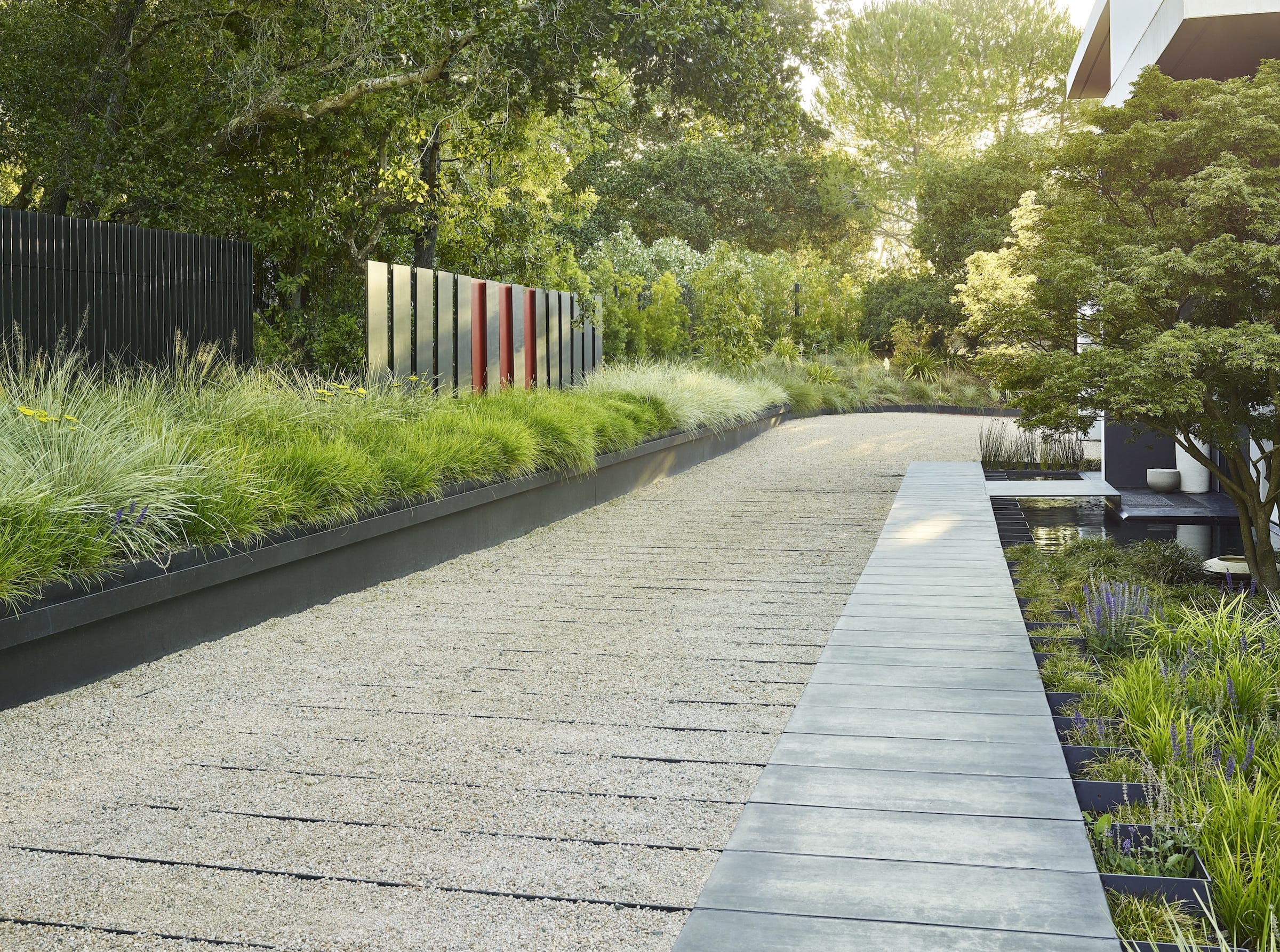 加州洛斯阿尔托斯山现代住宅，钢木交织的多功能户外空间-9