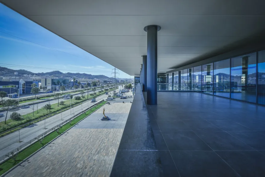 汽车激情丨阿尔巴尼亚地拉那丨Studioarch4-28