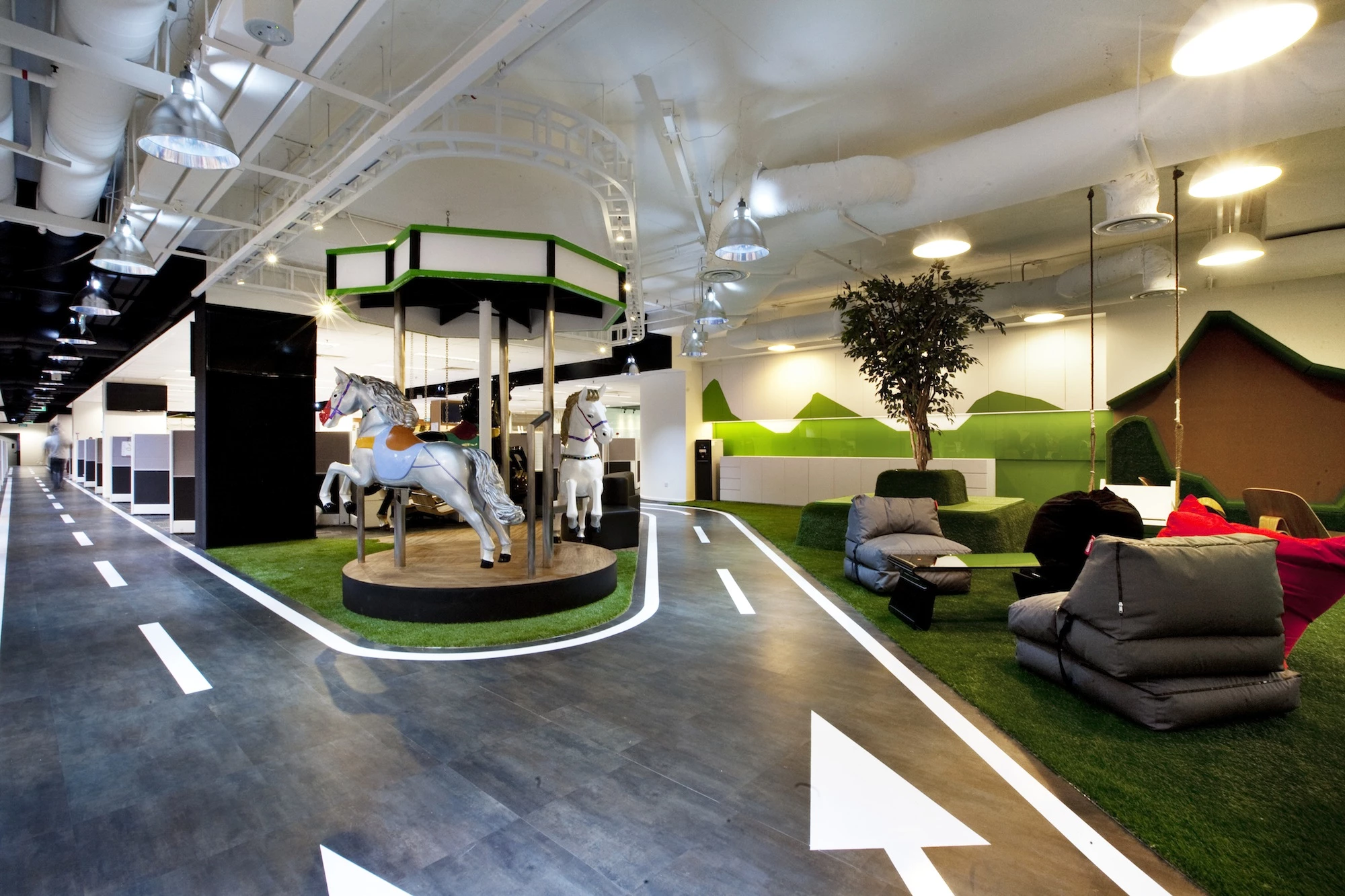 新加坡 SINGTEL 1688 中心·穿越时空的通讯历史室内设计-13