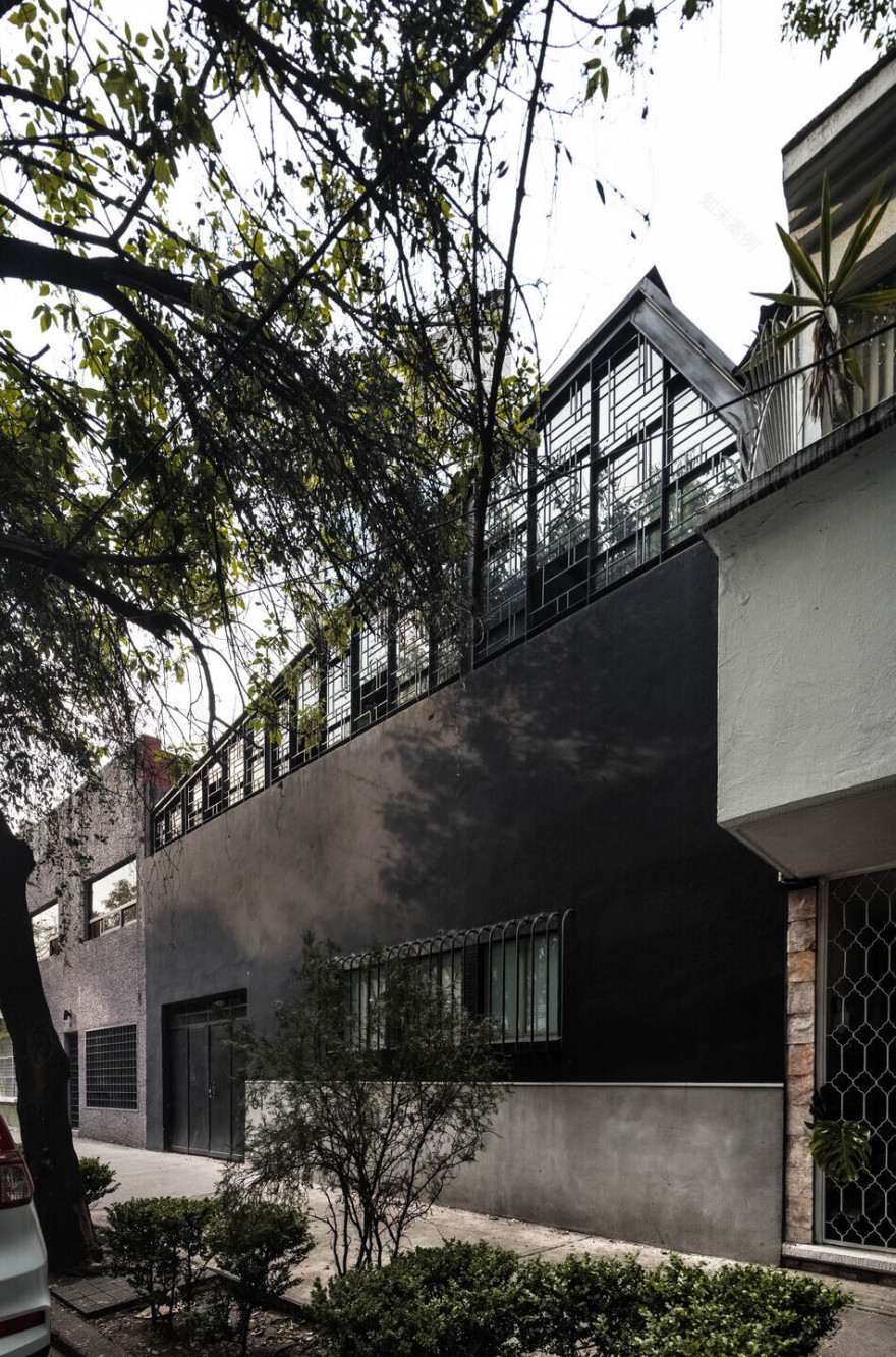 墨西哥城 40 年代老宅变身时尚办公空间-11