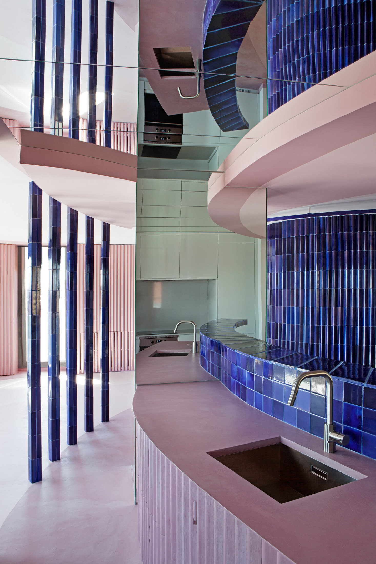 Dance Meets Design: A Spiral Apartment in Madrid by Raúl Almenara.-0