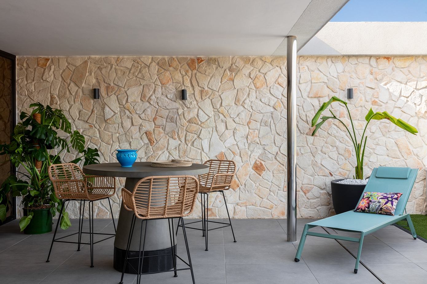 “New retro’:色彩与光影塑造的那不勒斯活力住宅丨意大利那不勒斯丨建筑师 Carmine Abate-9