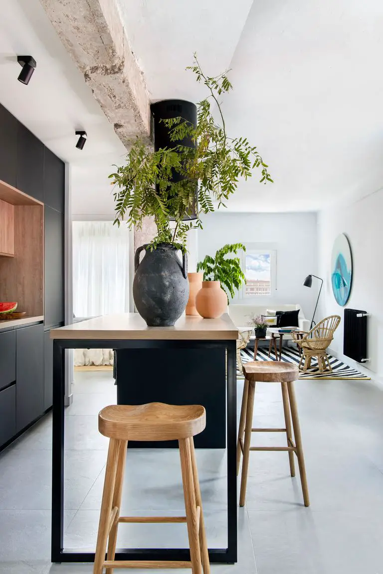 西班牙 70 年代公寓现代设计改造 | 自然材质与阳光的和谐融合-2