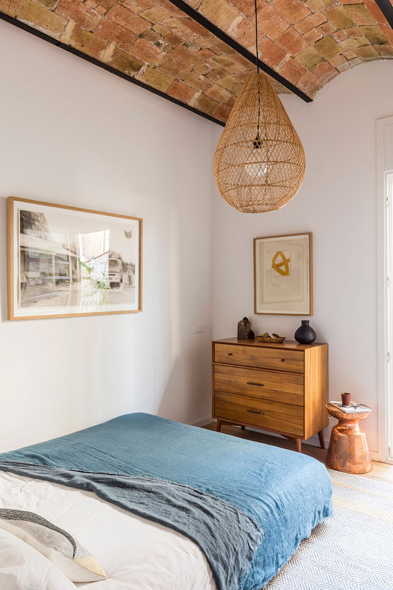 巴塞罗那带有拱顶天花板和波西米亚装饰风格的明亮公寓-20