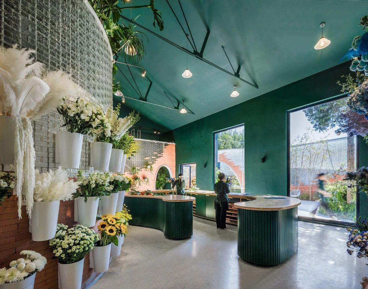 北京唯花花艺工作室 | 旧厂房改造的宁静梦幻花圃-19