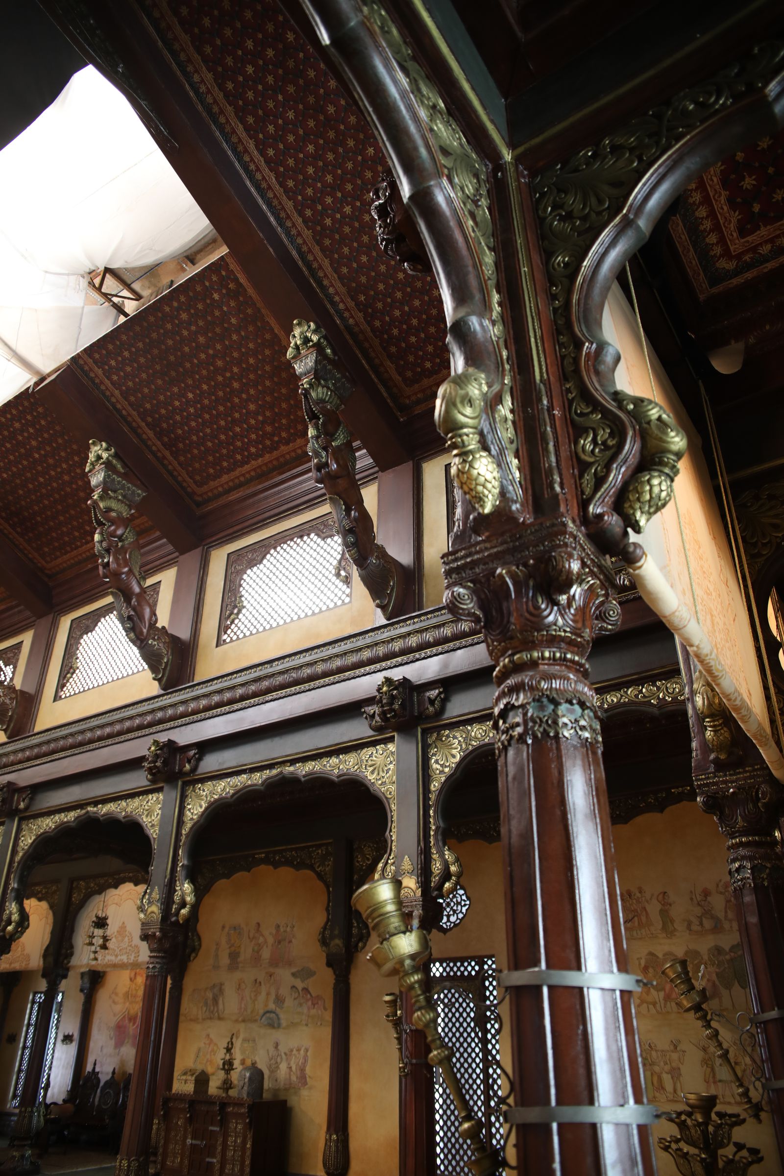 电影《Chhaava》室内场景（法庭）设计丨Subrata Chakraborty和Amit Ray-9