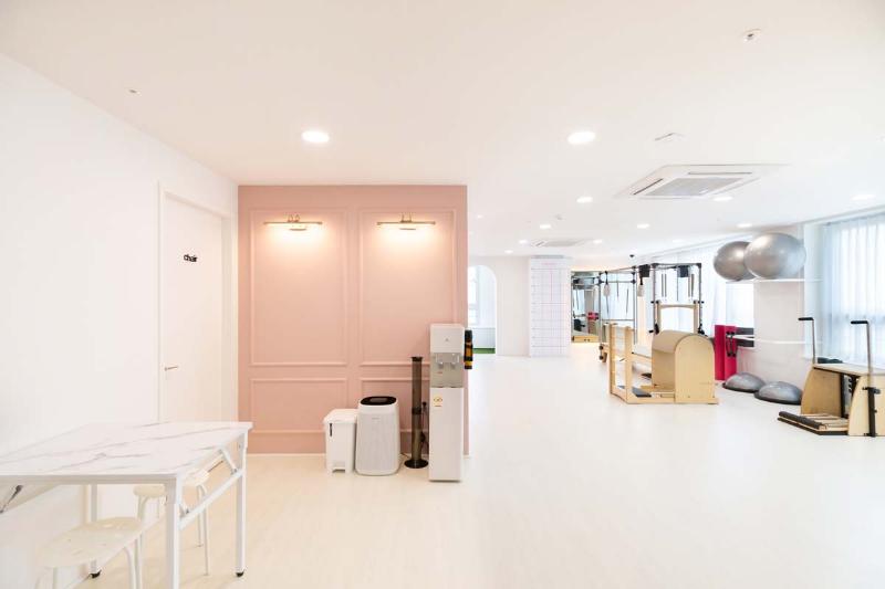 简约清新 40 坪瑜伽教室设计-8