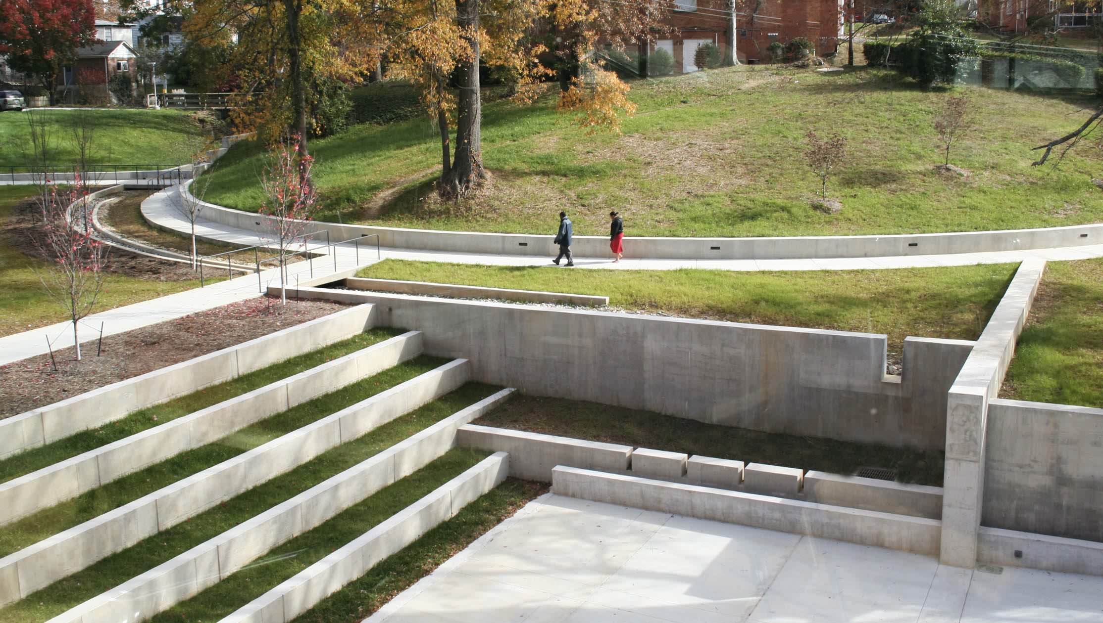 埃弗里特大学雨水庭院 averett university stormwater court by siteworks studio-1