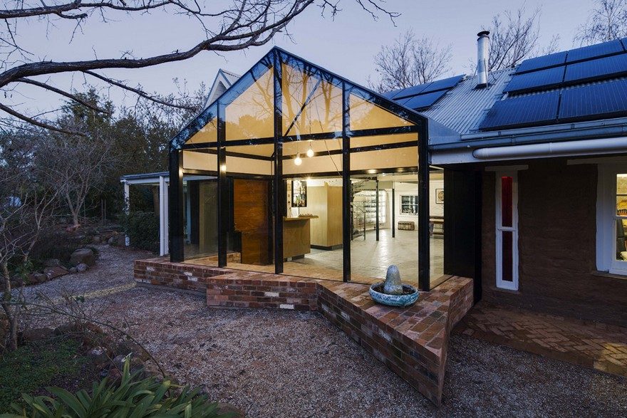 Modern Glass Extension Upgrading Mud Brick House in Victoria-0