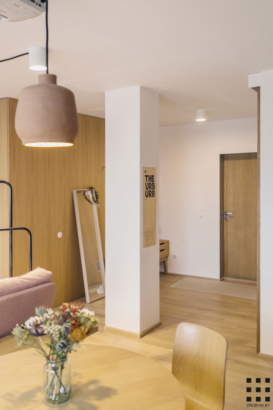 粉红与木，白俄罗斯46㎡单身公寓  Zrobym architects-15