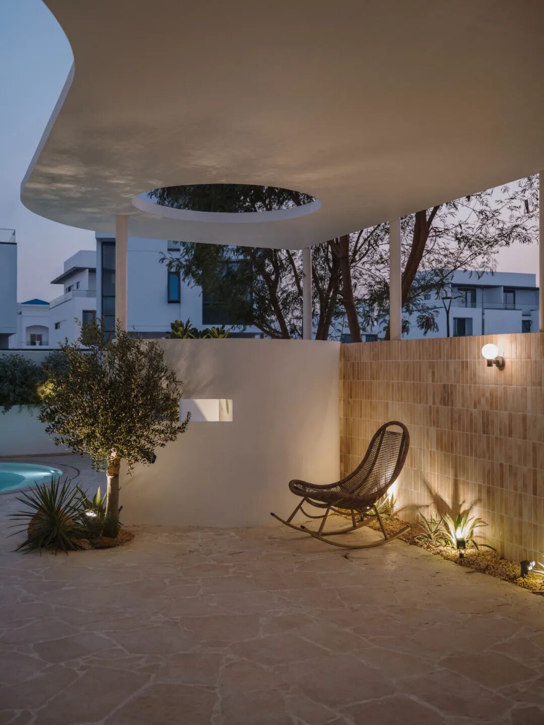 阿联酋迪拜650㎡滨海别墅丨楼房花朵设计-64