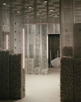 葡萄牙古堡风格鞋店设计丨Estudio Além