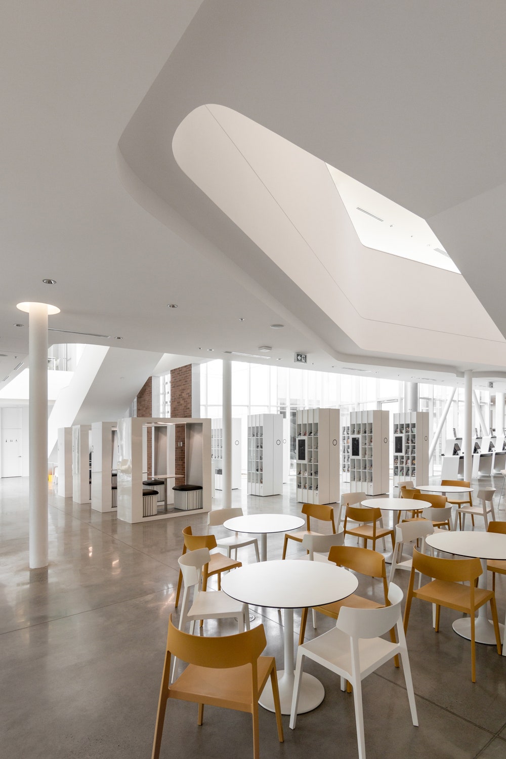 蒙特利尔带室内花园的图书馆丨加拿大蒙特利尔丨Chevalier Morales-15