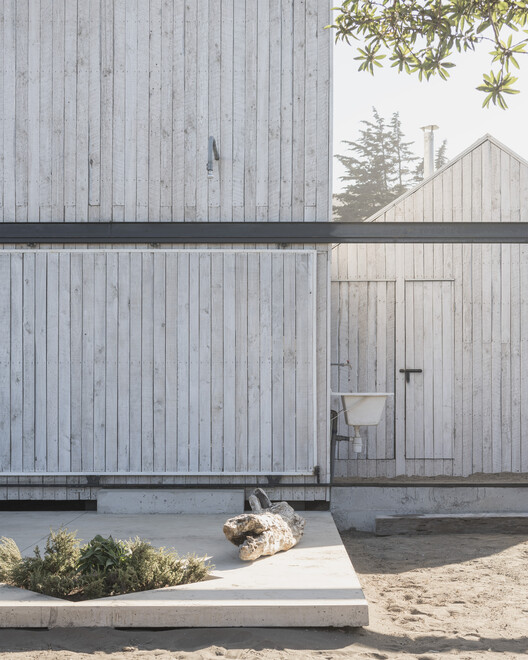 El Gauchal House · 海岸边的垂直之家丨智利丨Iván Bravo Arquitectos-12