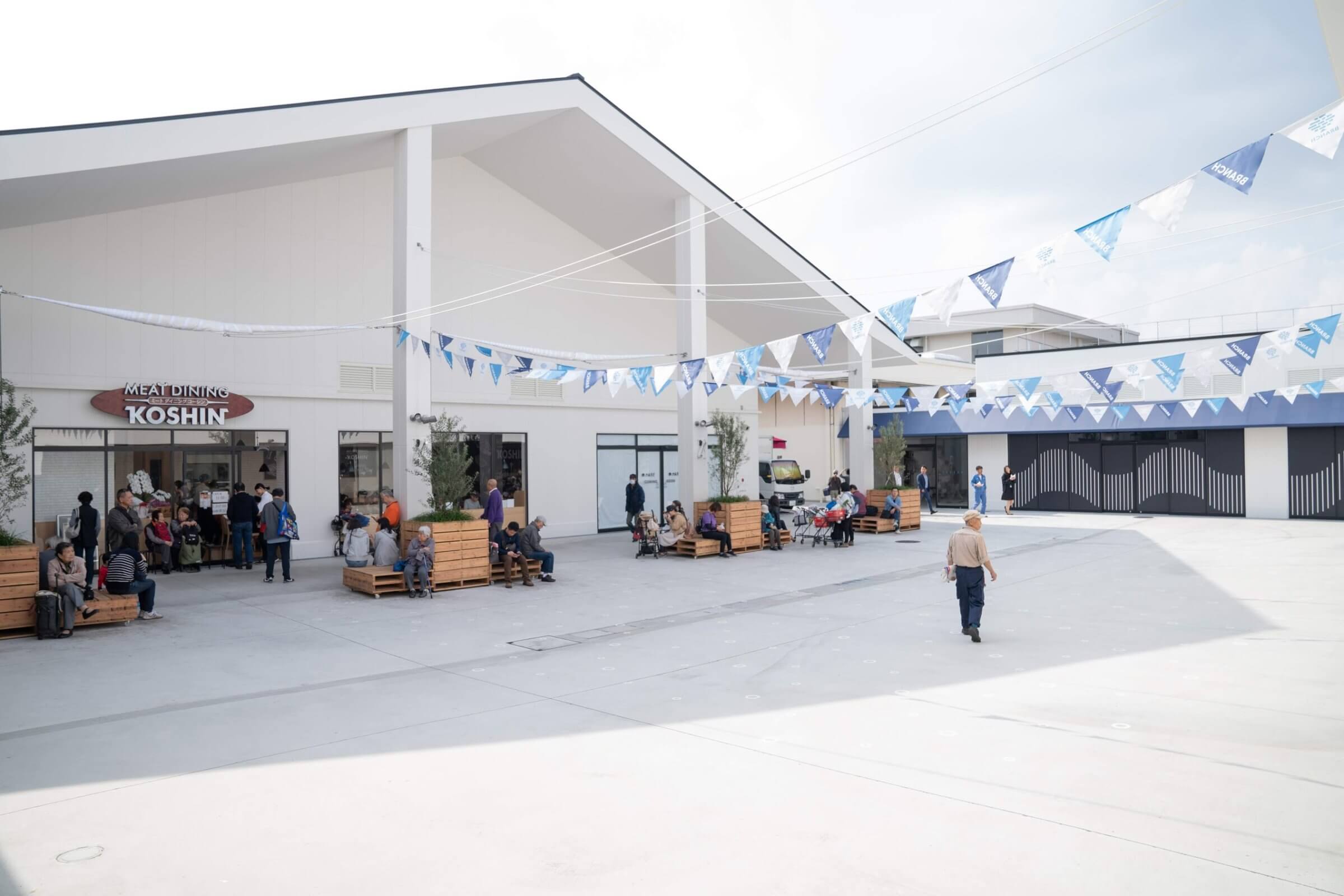 
      BRANCH Yokohama Nanbu Market ｜ STGK Inc. | Landscape Design - Creating a living human-scape
    -7