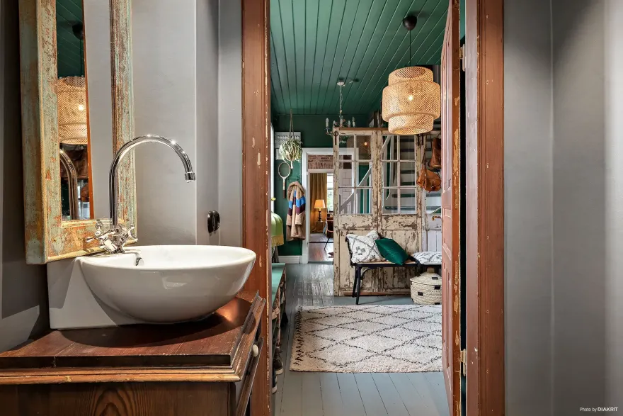 色彩斑斓的百年之家 | 独特的波希米亚风格室内设计-19