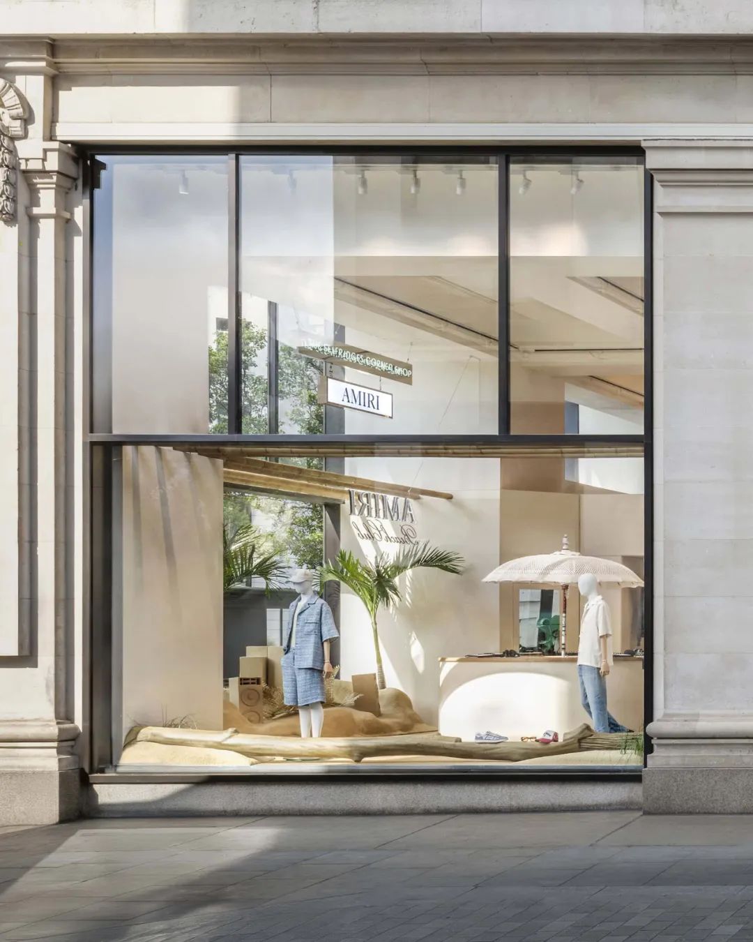 Amiri 海滩俱乐部沉浸式装置展丨英国伦敦丨品牌创始人兼创意总监 Mike Amiri-2