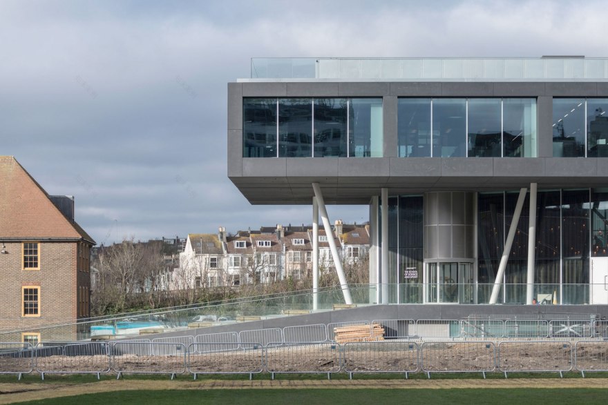 布莱顿学院科学与体育学院大楼丨英国丨大都会建筑事务所(OMA)-23