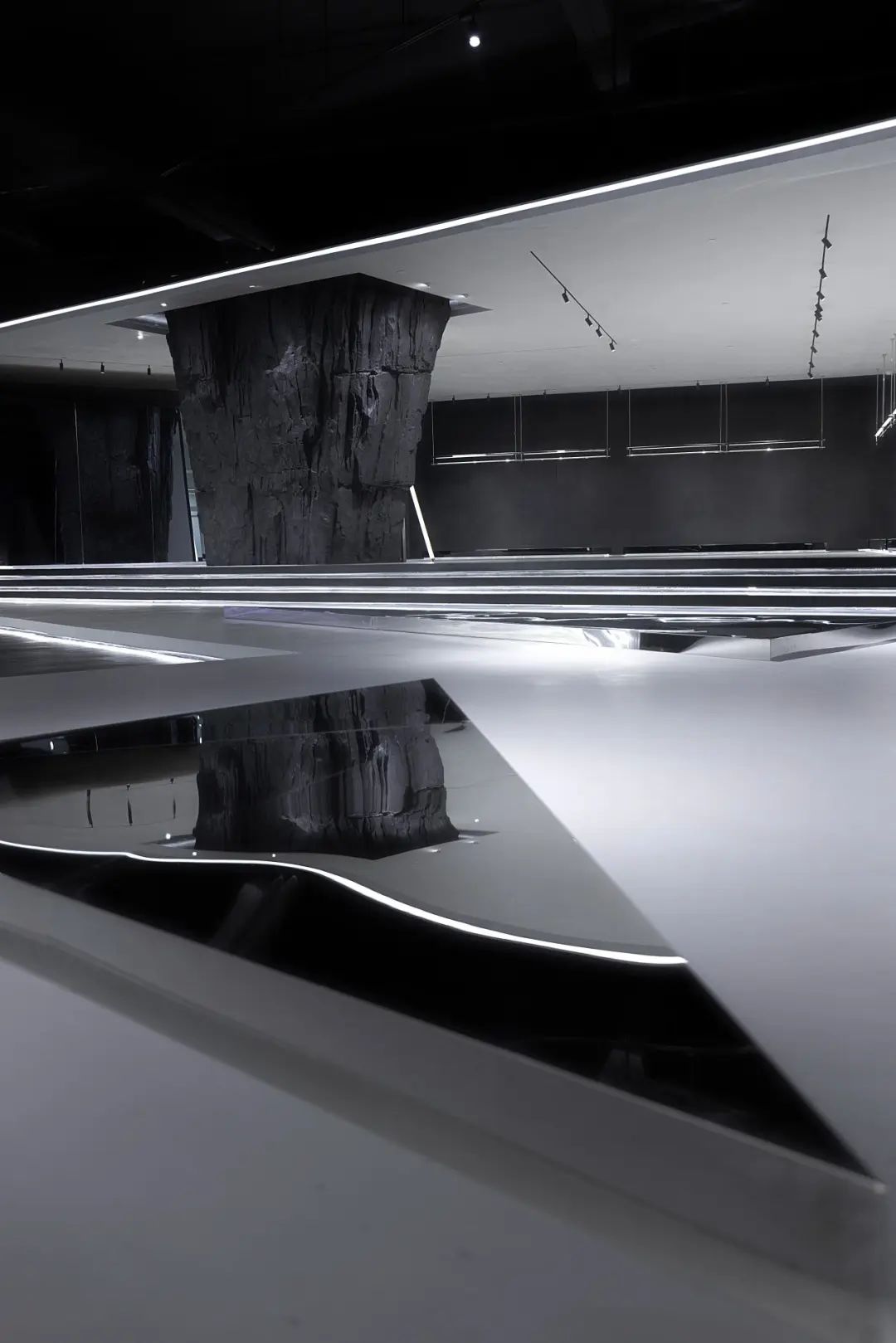 MEAT MARKET 国际奢侈品买手店丨中国杭州丨楊偉建築空間設計事務所-26