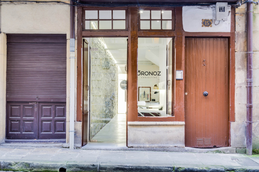 废弃空间的重生 · 历史中心的现代办公设计-38