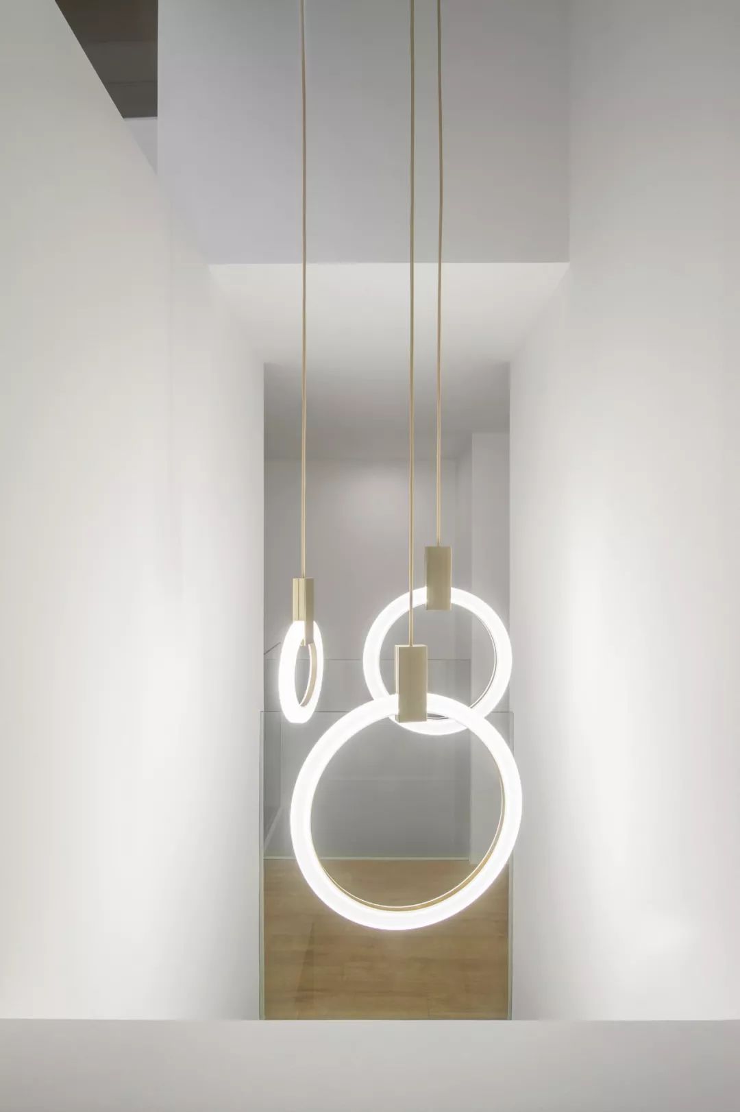 135m²怪异阁楼,创意爆改为艺术画廊式舒适三层!-43