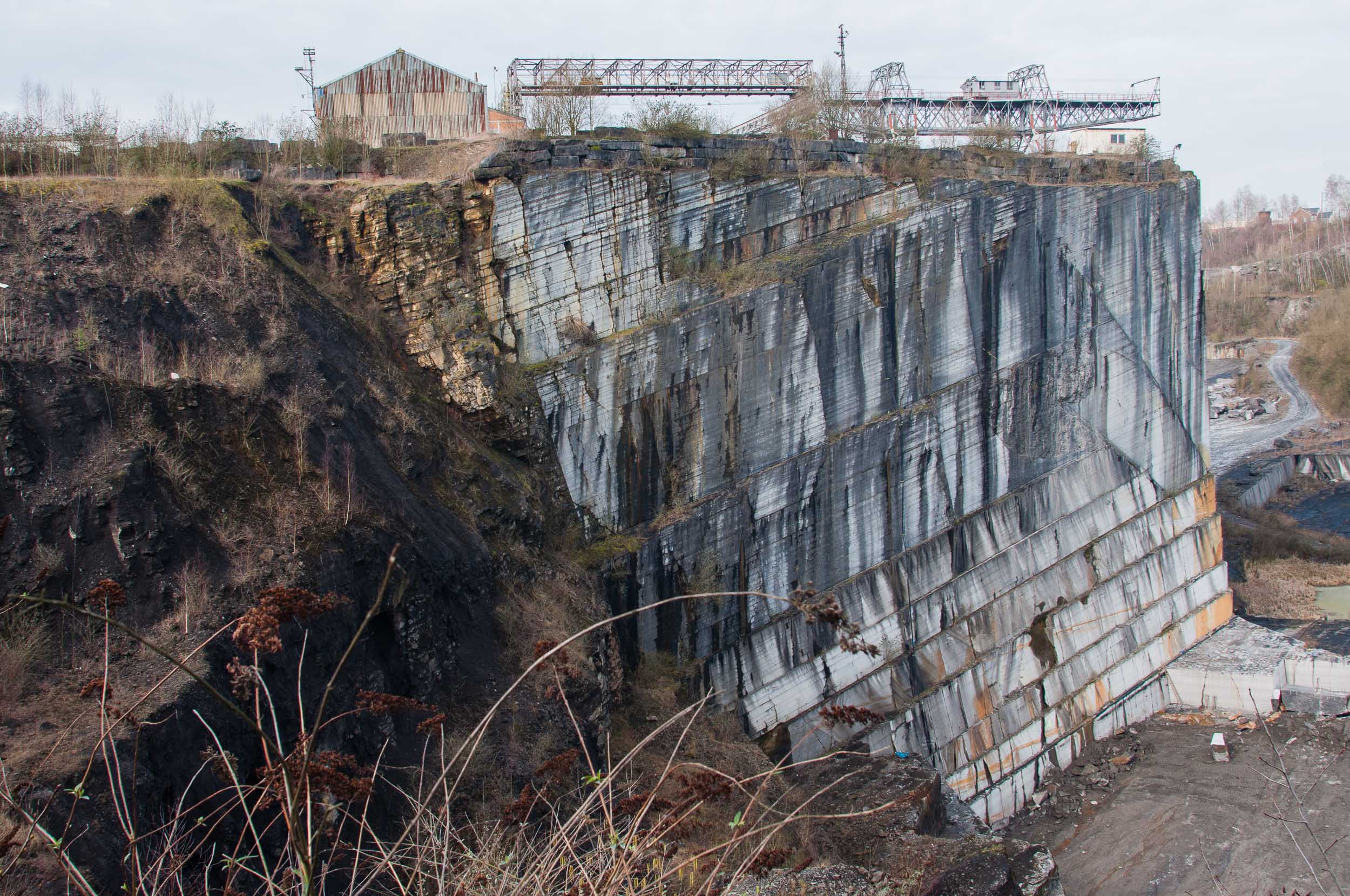 采石场·朱利安·卡雷德罗

注：Julien Carretero 一般是人名，按常见音译规则翻译为朱利安·卡雷德罗；Quarry 常见释义为采石场，若此处有特定含义，但因缺乏更多背景信息暂按常见义翻译 丨比利时埃诺-30