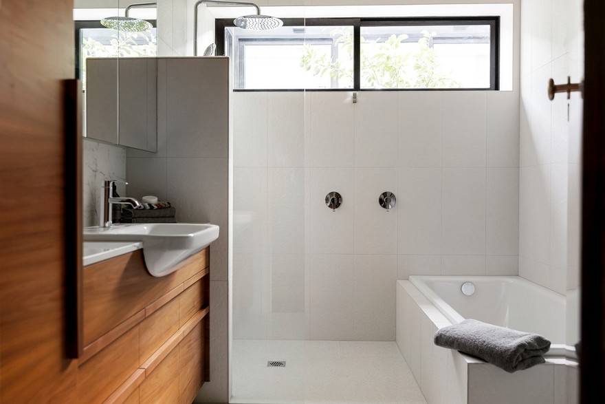 Spider House: Renovation to a Mid Century Solid Brick Suburban House-30