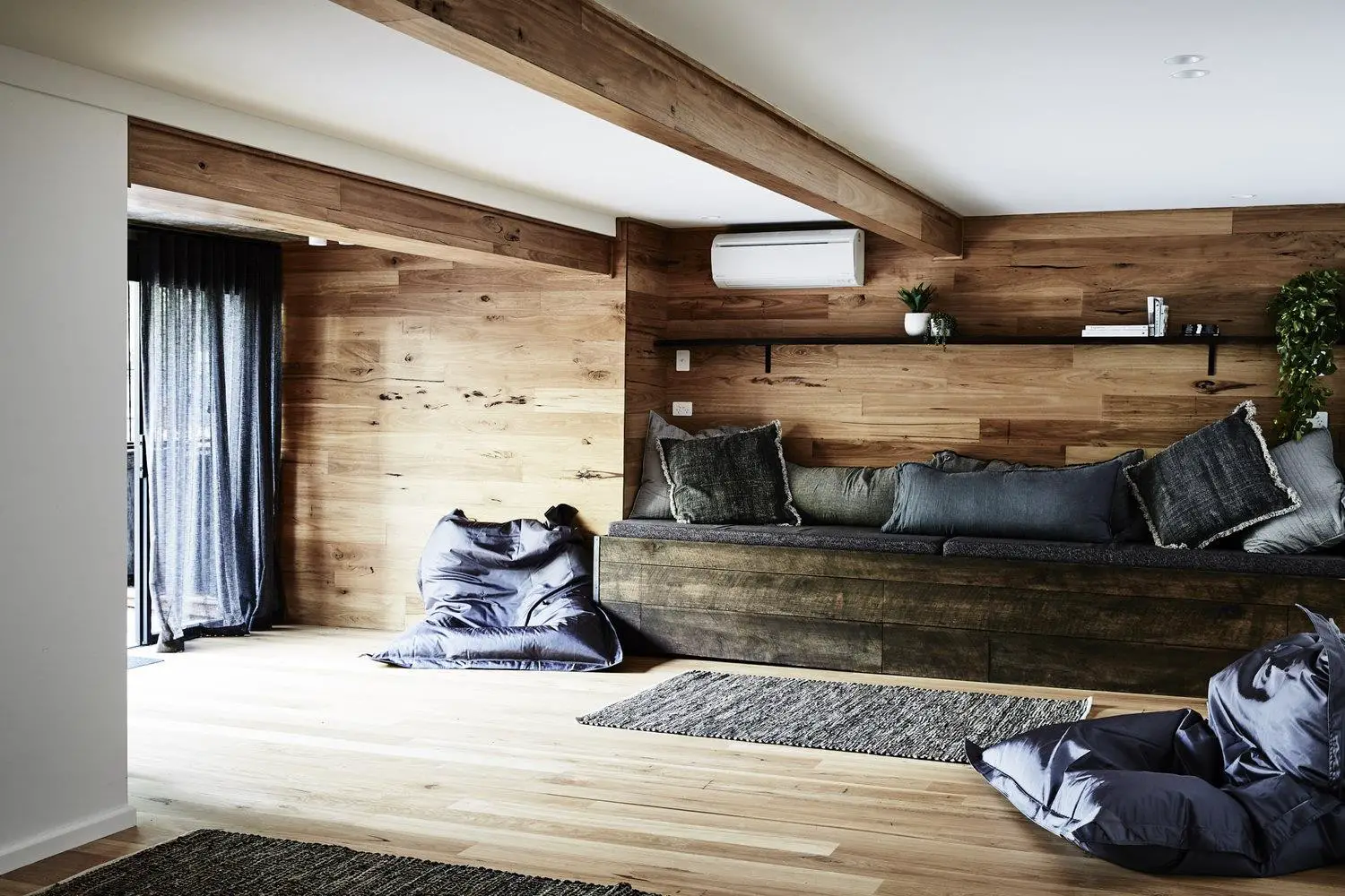 Byron Bay 海滩别墅 | 极简黑白风格设计-18