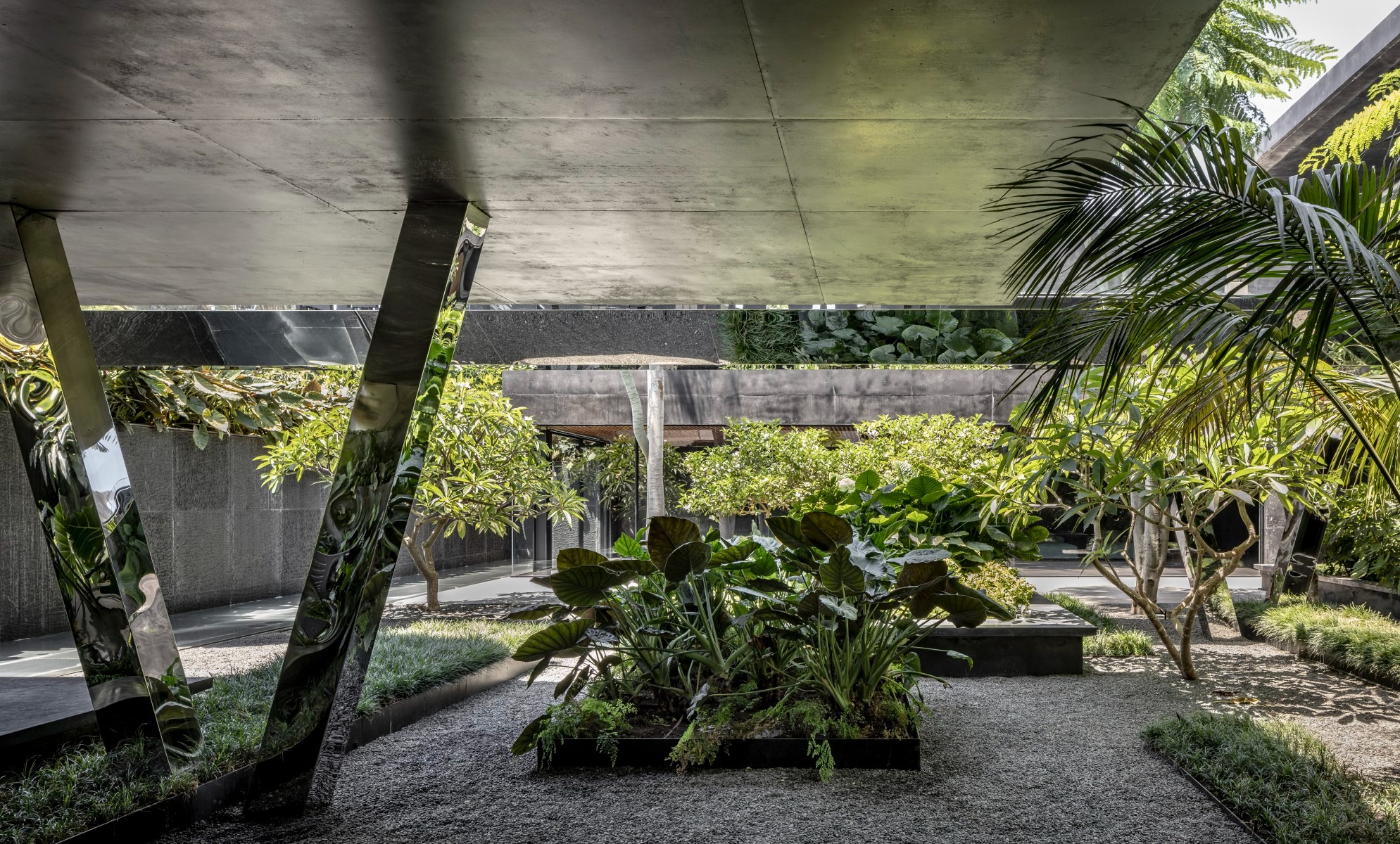 黑色混凝土房屋丨以色列丨Pitsou Kedem Architects-13