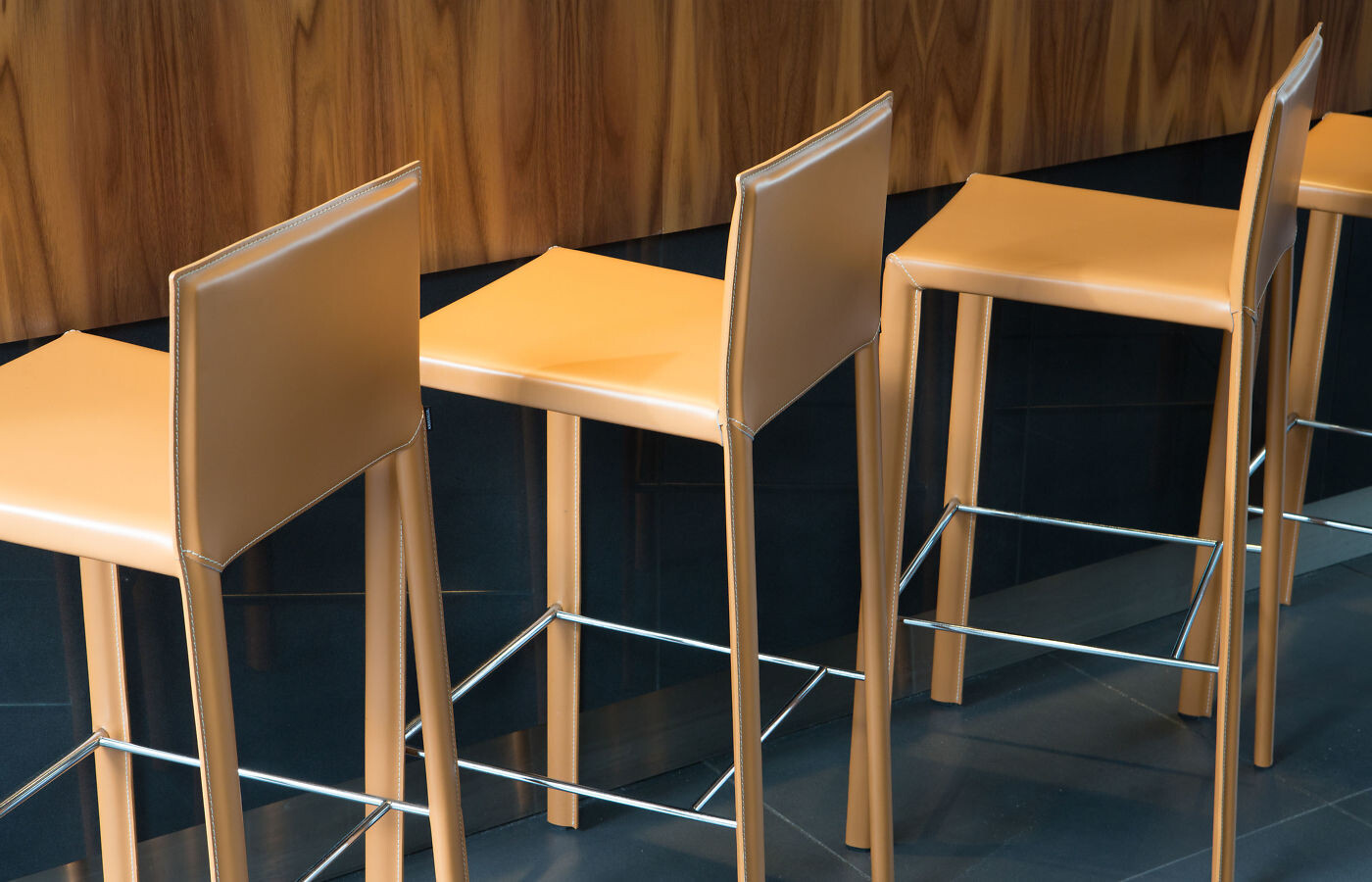 英国爱丁堡 Enzo Bar Restaurant 现代简约风格餐厅设计-13