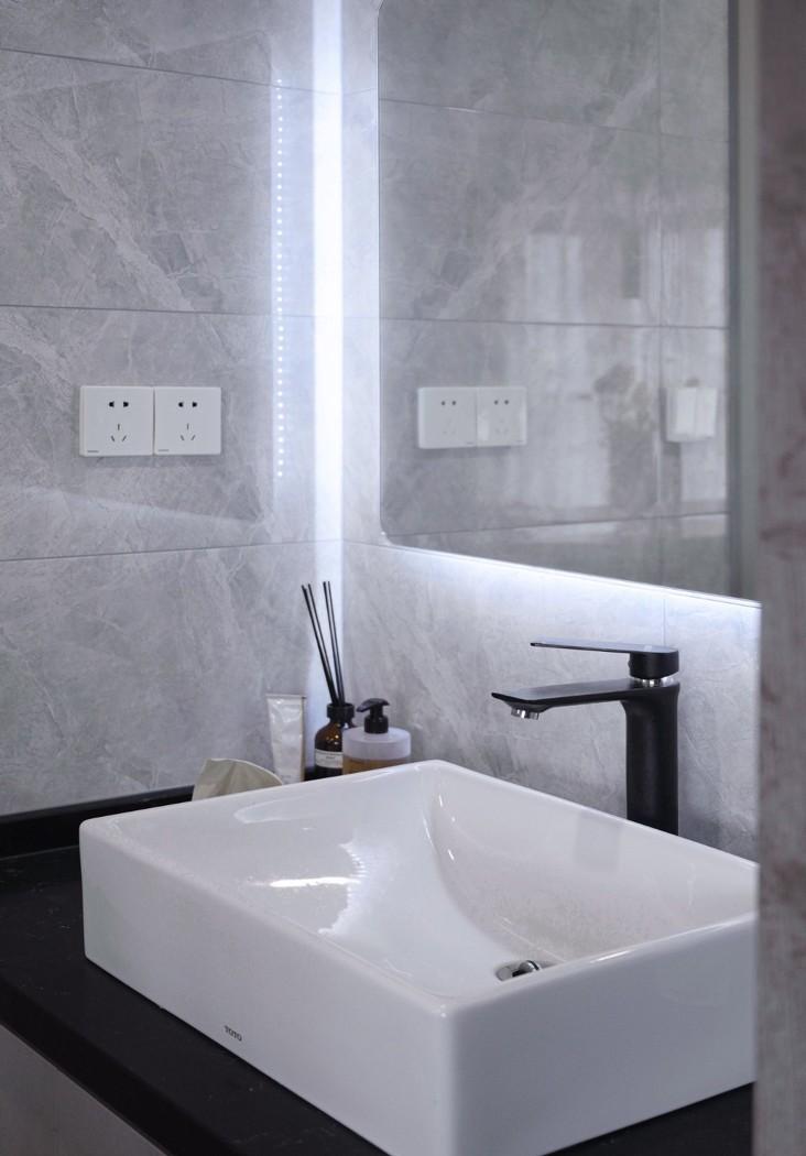 现代简约三居室 原木风格温馨家居设计-51