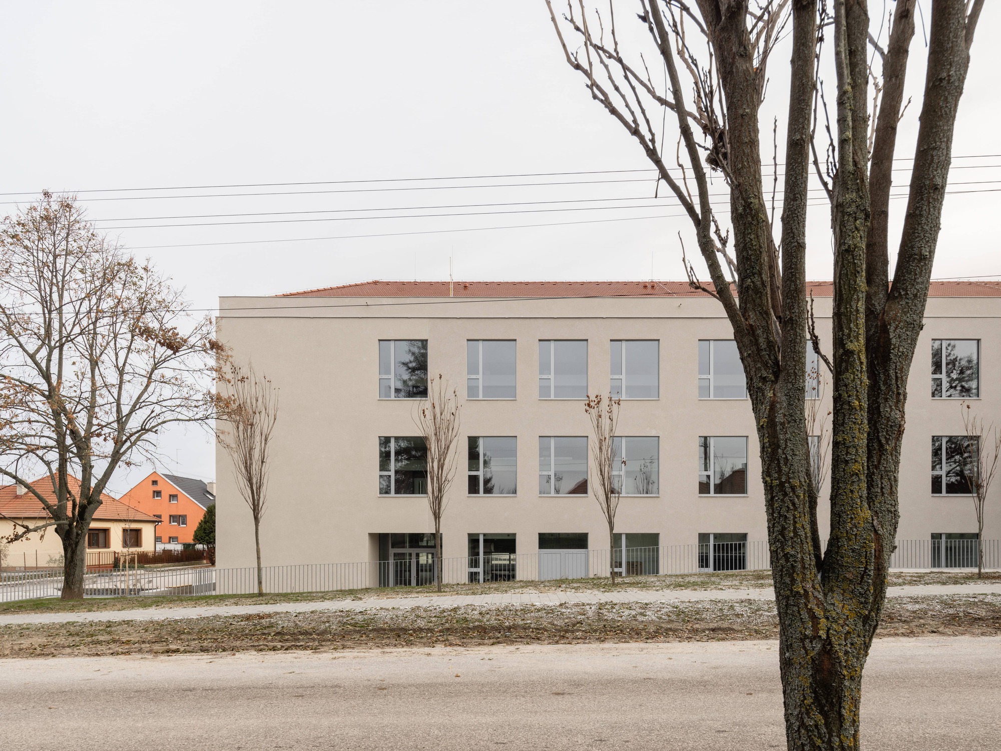 小学扩建  新学校亭阁与多功能厅丨斯洛伐克丨Bakyta architekti-38